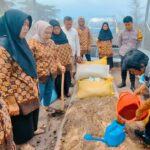 Dukung Asta Cita, Kapolsek Bumiaji Gelar Edukasi Pekarangan Pangan Lestari IMG-20241212-WA0107