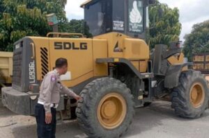 alat_berat_loader_yang_melindas_bocah_di_kendari