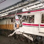 telah-terjadi-kecelakaan-krl-jabodetabek-dengan-kereta-api-j-7a3r