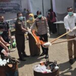 Kejari Kota Malang Musnahkan Barang Bukti Puluhan Perkara Narkotika dan Uang Palsu IMG-20260512-WA0235_copy_700x431