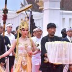 Dedi Mulyadi Kembalikan Mahkota Binokasih ke Keraton Sumedang Larang IMG_20260519_085927
